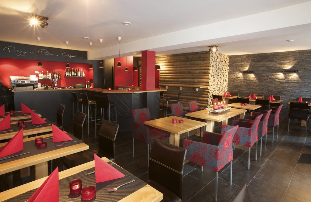 Hotel-Restaurant Le Lion D'Or Porrentruy Exterior foto